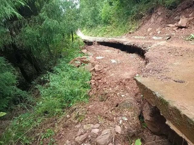 旺苍县特大暴雨,洪灾致18个乡镇15351人受灾,经济损失