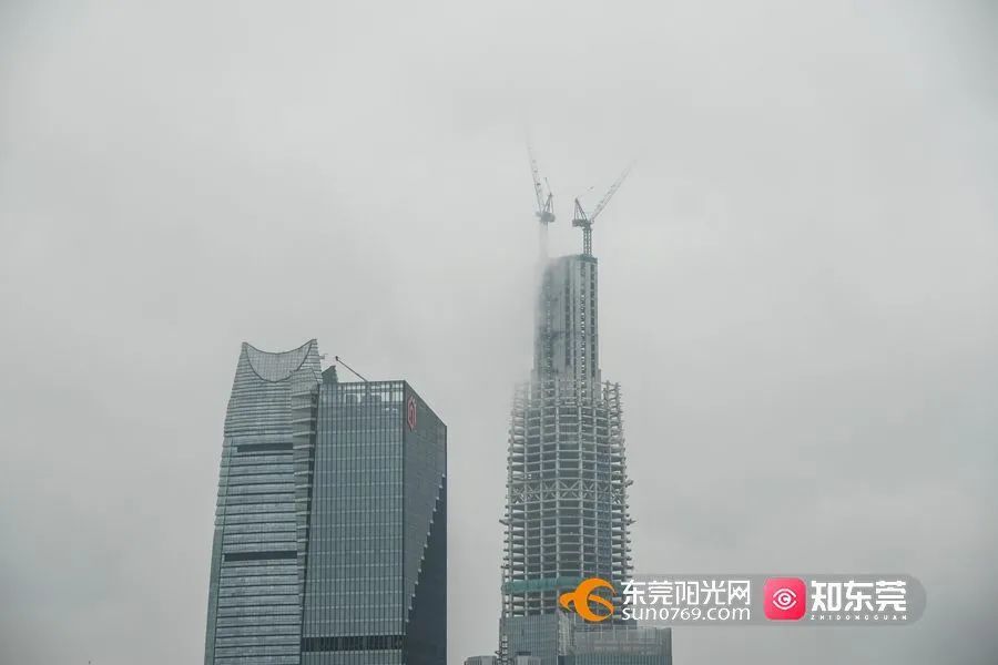 2018年12月,国贸中心裙楼商业体已经开放.