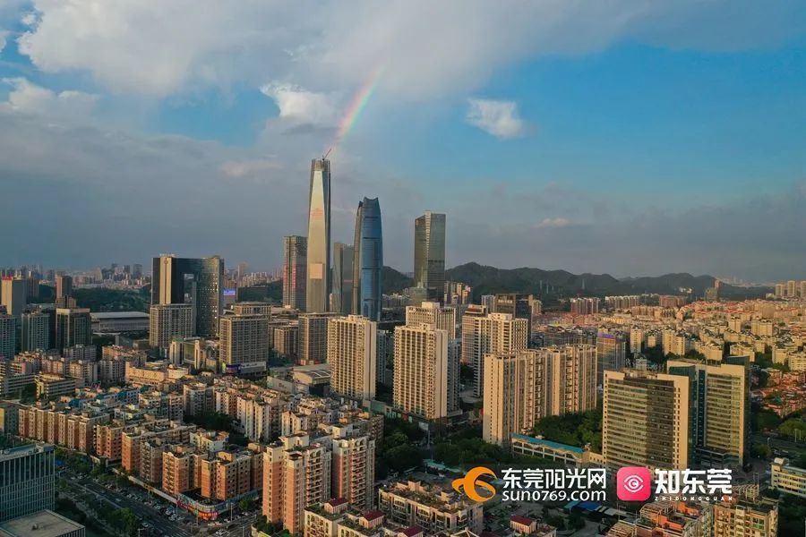 震撼东莞新晋第一高楼正式启用