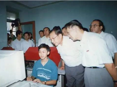 王小川终别搜狗:"爱过无悔!