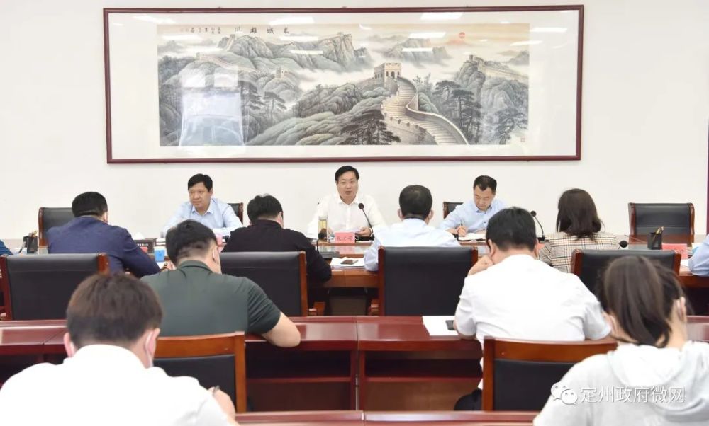 张才芳主持召开全市经济运行和环保工作调度会