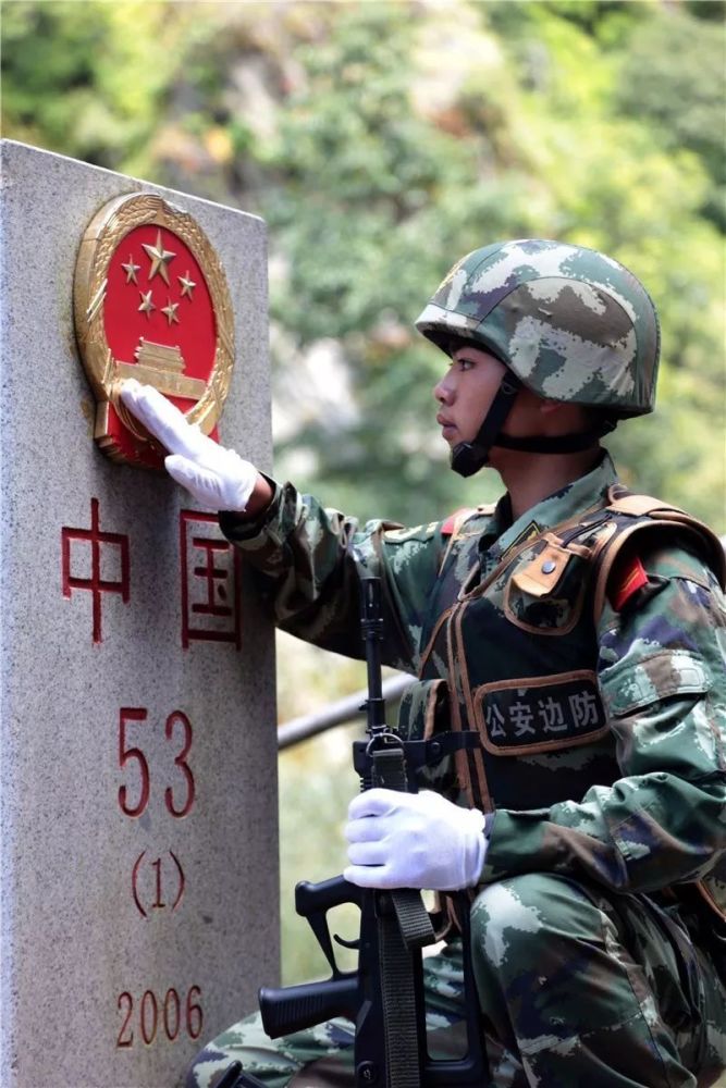 军人的国庆 一张照片 一个故事 总有一个打动你.