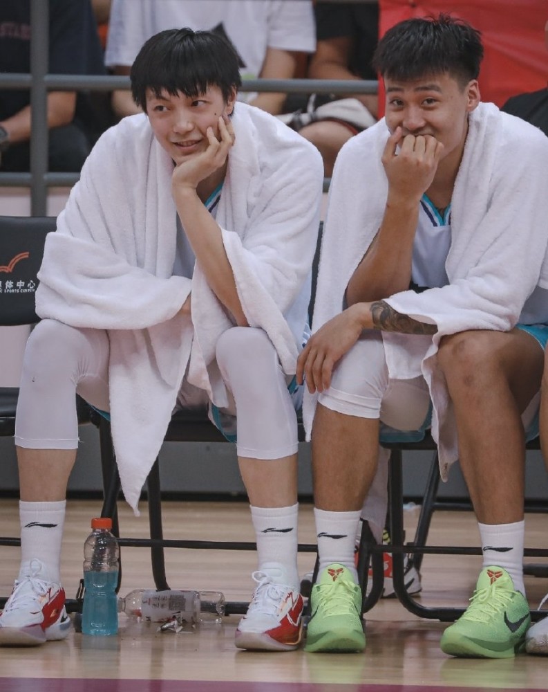 胡明轩接大代言引争议!未能接班郭艾伦,无缘金牌商业价值依然高