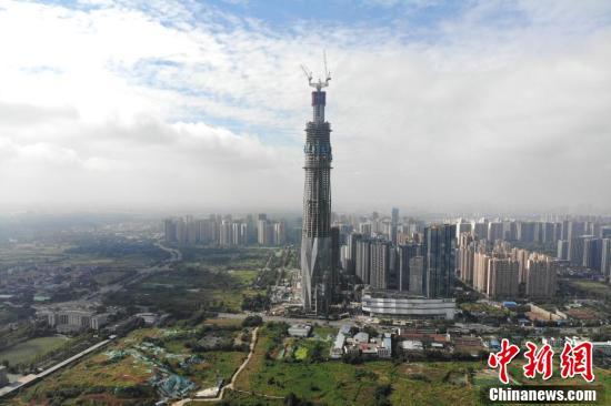 "成都第一高楼"修建高度已突破400米