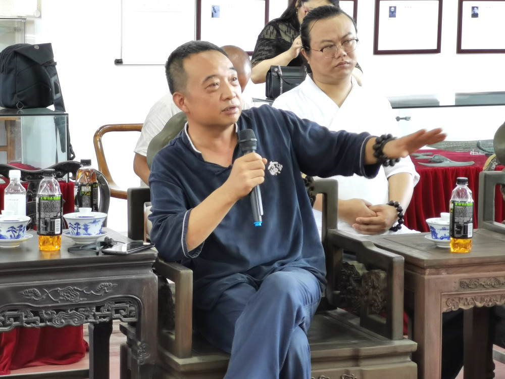 重庆市品牌学会执行会长,家风街创始人宾子