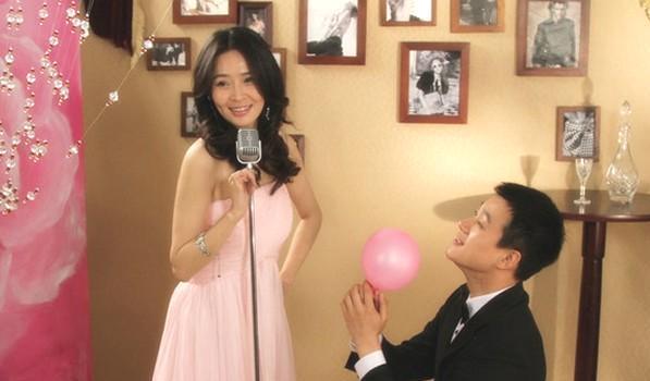 于明加撞脸关悦因出演门第成名如今在美好的日子里扮演盛捷