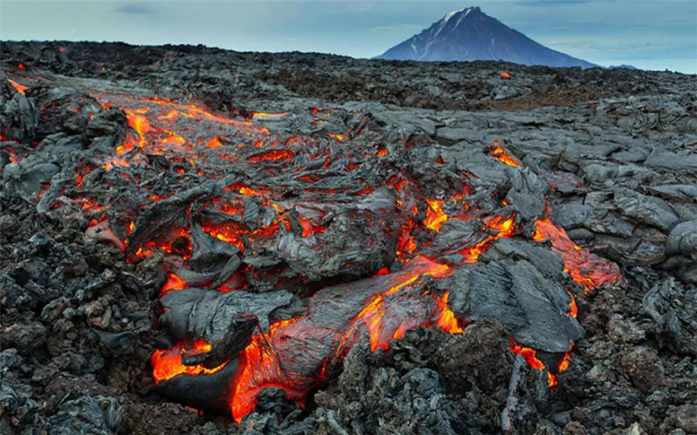 水能灭火,海底火山喷发,为什么冰冷的海水浇不灭?