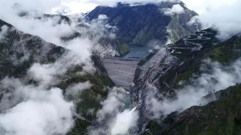 大国重器展风采 高原明珠放光华 雅砻江两河口水电站投产发电