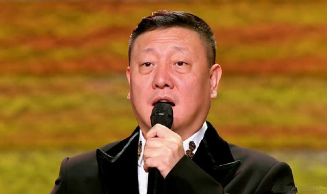 歌手韩磊不理被举报偷税漏税事件,手机关机不理会媒体