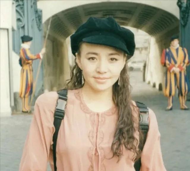 她在剧中饰演女主角"刘巧珍",不仅长相美丽而且聪明贤惠,善解人意