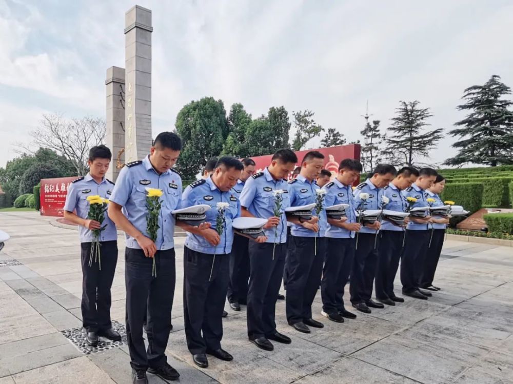 弘扬革命精神,9月24日,市公安局交警支队组织民警来到合肥大蜀山文化