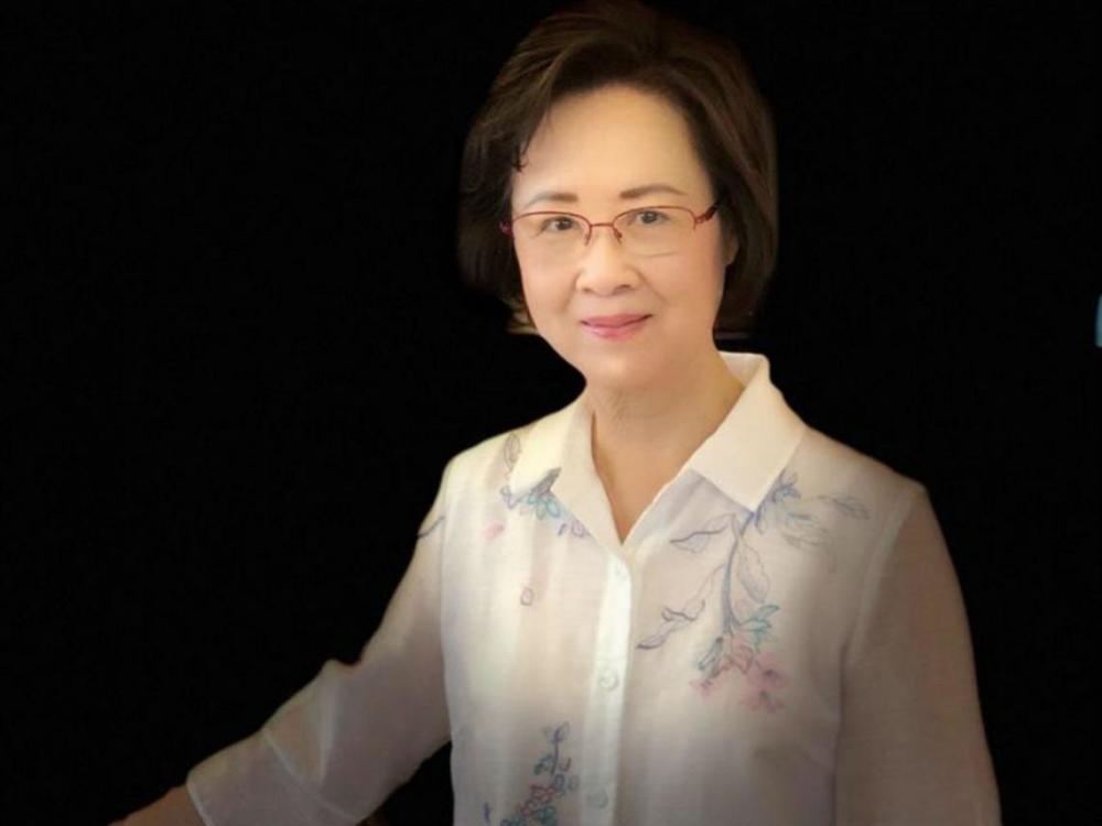 6岁和父母一起自杀抢别人老公比琼瑶剧更毁三观的是琼瑶