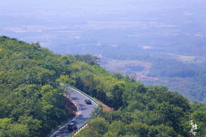 安徽滁州有一条江淮分水岭风景道,全长400多公里,沿途