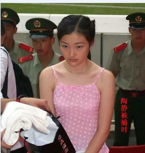 也许在临死前她也感到了后悔,最后给母亲留下的一张只有五个字纸条"