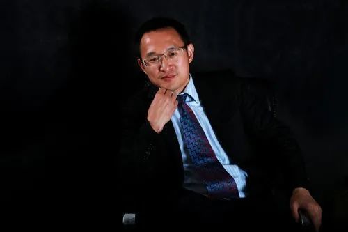 被老总调_意大利女星被老总海滩(2)