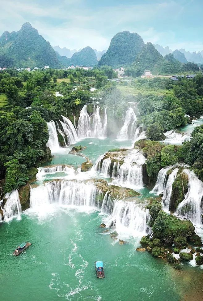 中国十大瀑布排名:贵州占据前二,不愧是瀑布王国
