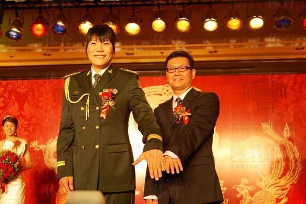 曾经的郑海霞是国际最佳运动员如今一人步履蹒跚让人无比心疼