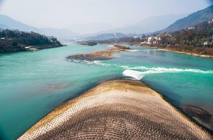 中国水利工程的伟大奇迹:都江堰是怎样运行的?灌溉方法无与伦比