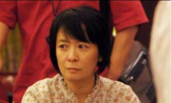 二, 妻子京圈一姐王京花出演了《功夫》之后,董志华很少再出现在娱乐