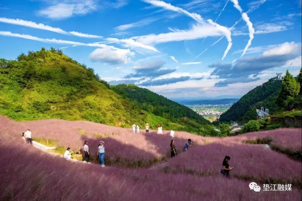 恺之峰旅游区位于垫江县太平镇 为国家4a级旅游景区 国庆期间正值