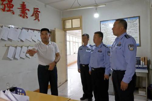 指导国庆节前道路交通安全管理工作|交警大队|田晓斌|国庆|徽县公安局