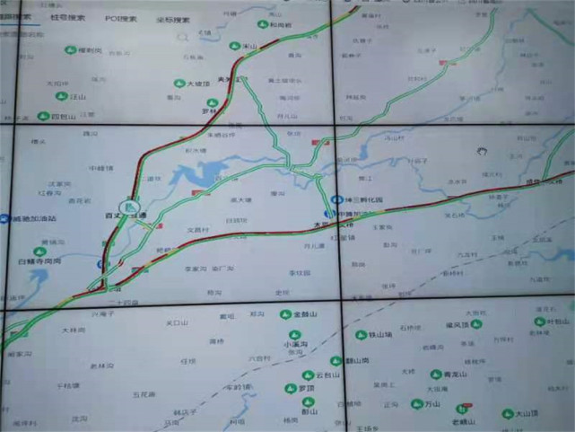 四分局九大队对雅康高速全线雅安往康定方向采取交通管制措施,始阳