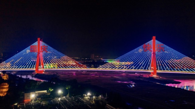 成都最大斜拉桥金堂大桥10月1日正式