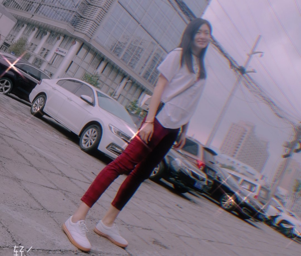 30岁对于女人来讲是一个坎,更何况露雯的身高达到了190cm,想找到合适