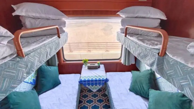 "移动的星级酒店",一张票价近5万元,坐着火车游新疆