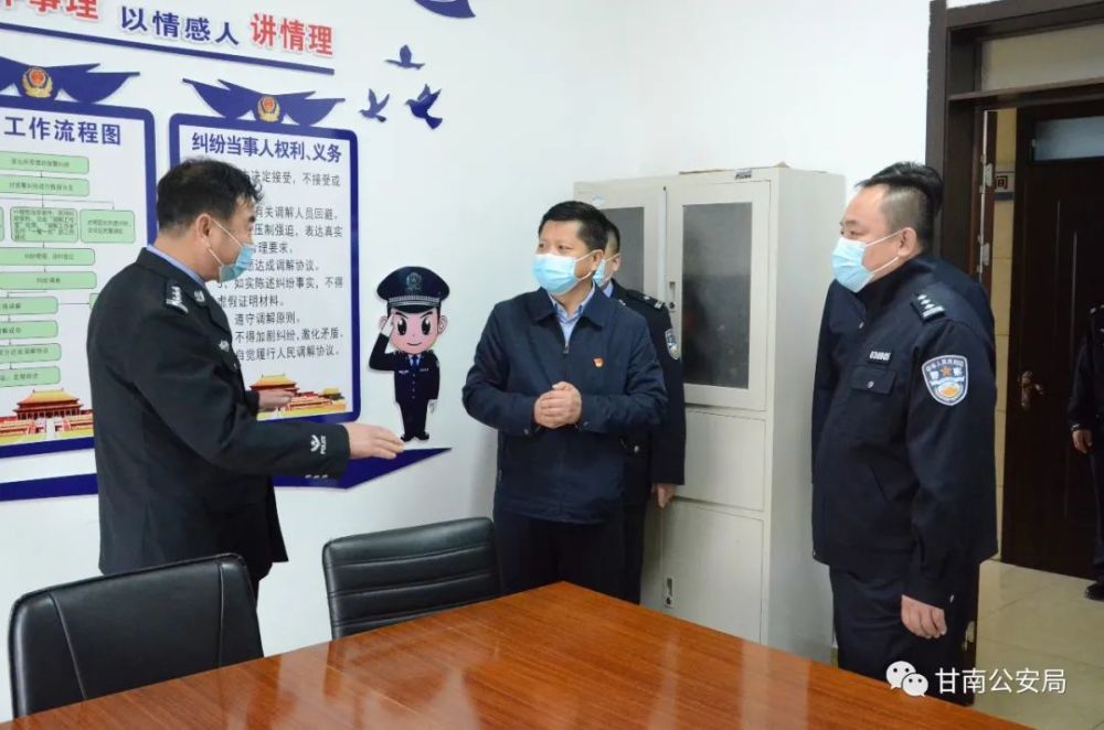10月1日上午,县委书记丁泉宁,县委副书记马传东,县