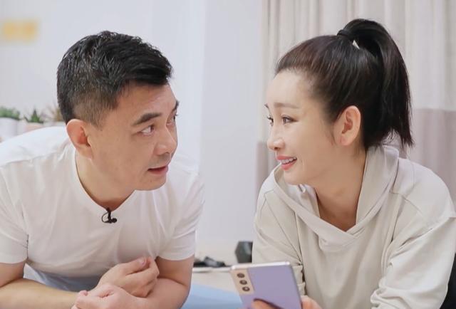 婚后的王新军非常幸福,有妻子支持自己,事业也在稳步上升,基本每年都