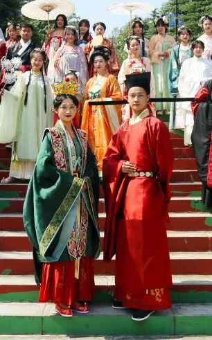 传统汉式婚礼,各朝代婚服秀……国庆来芒砀山一起感受