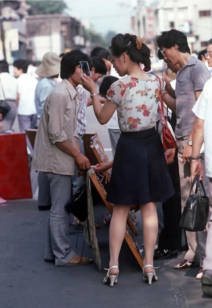 80年代中国最真实的100张老照片,无比怀念甚至有点想哭