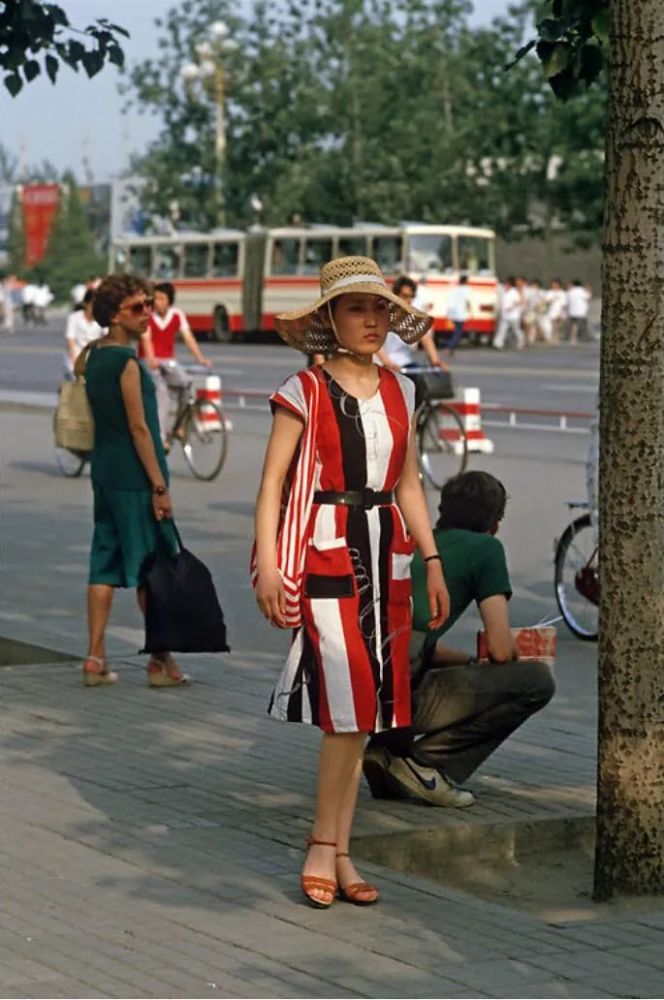 80年代中国最真实的100张老照片,无比怀念甚至有点想哭