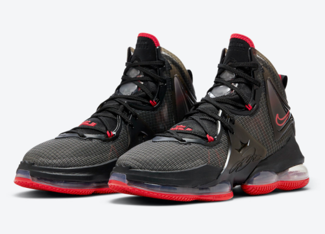 詹姆斯最新战靴全新黑红lebron19官图释出