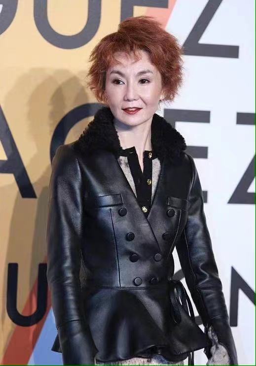 十大港片女神,叶倩文自信晒白发皱纹,温碧霞结婚21年
