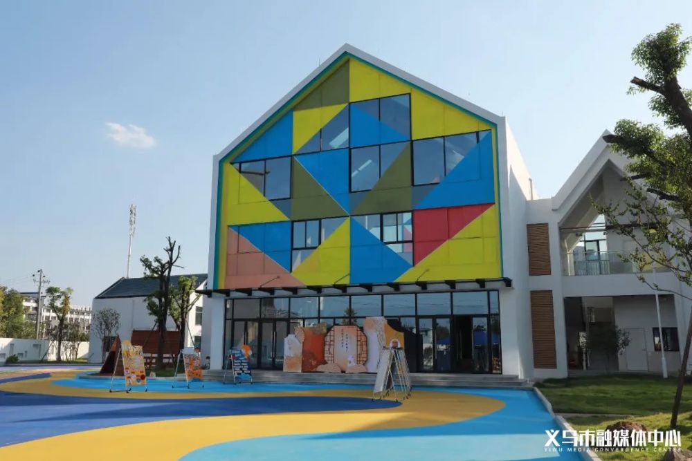 佛堂镇实验幼儿园是义乌市教育局下属的二类事业公办幼儿园,位于佛堂