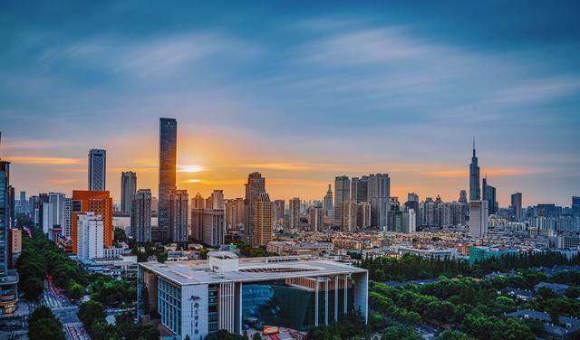 广州市各市区人均gdp_官宣 广州人均GDP14.8万,连续八年跻身高收入城市(2)
