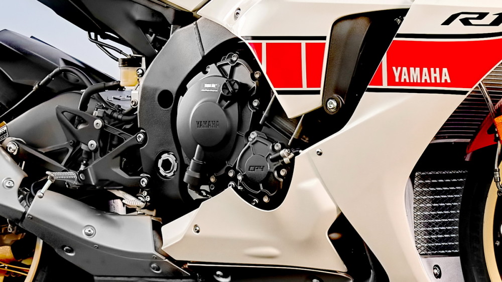 yamaha2022yzfr1r1m超级跑车