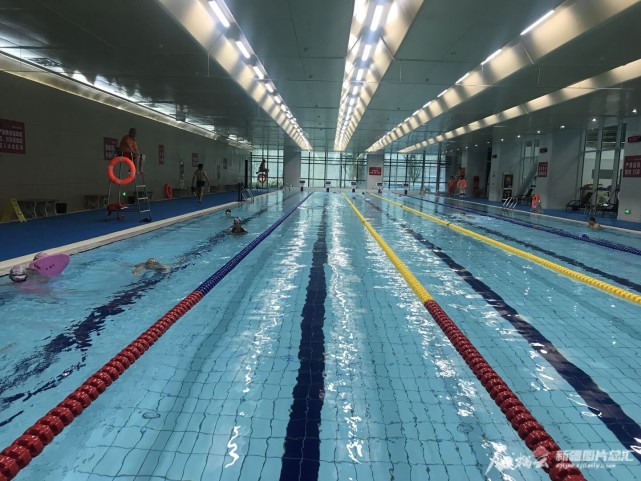 祖国颂丨乌鲁木齐奥体中心游泳馆开放首日 公众体验后