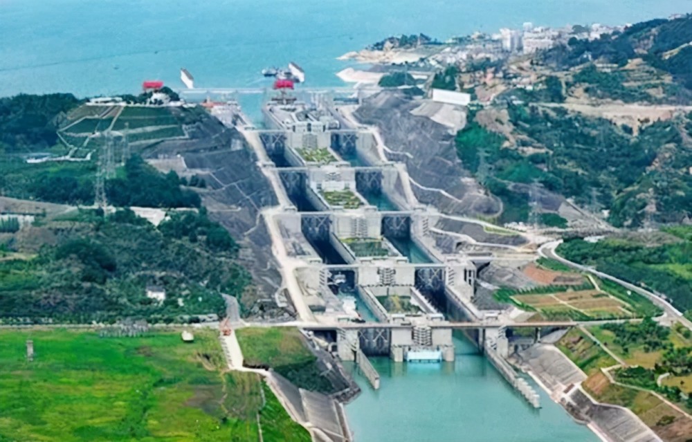 耗资2000亿建的三峡大坝,14年过去了,究竟带来多少利润?