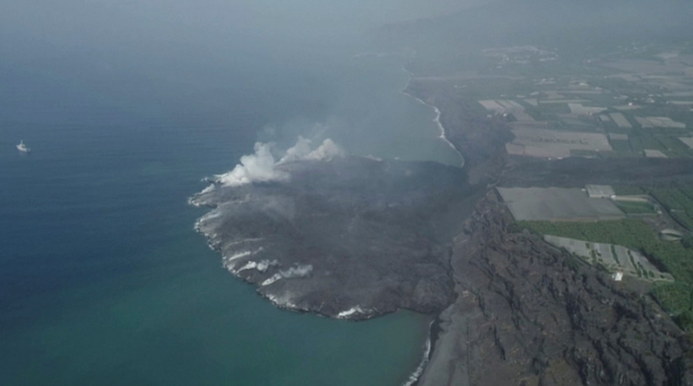 (外代一线)西班牙拉帕尔马岛火山持续喷发