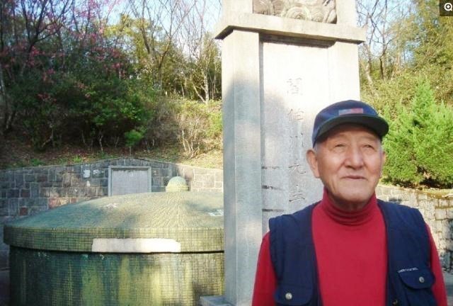 台湾阎锡山墓地:墓碑朝向山西老家,88岁老侍卫为他守