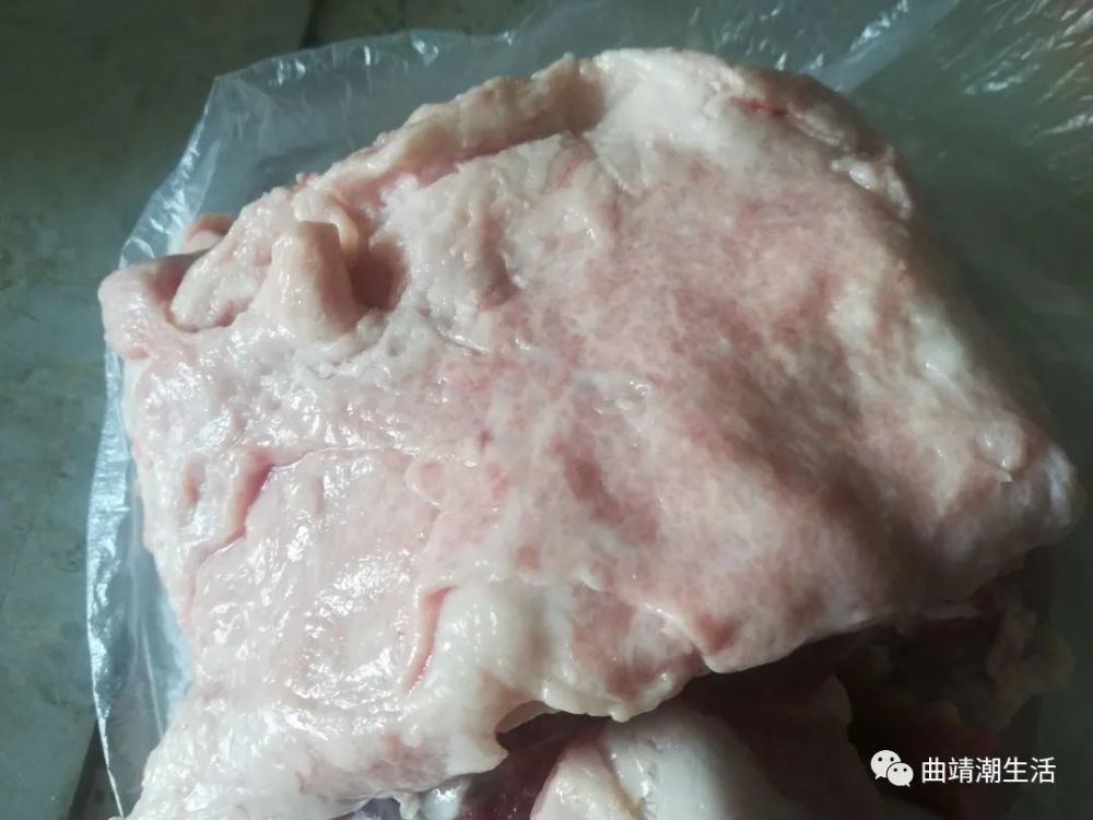 曲靖一菜市场贩卖母猪肉相关部门调查紧急回应