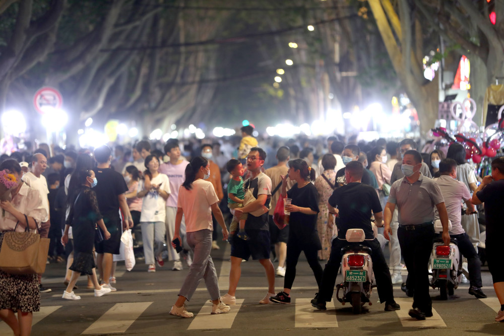 红红的国庆节火火的健康路火爆的健康路夜市回来了