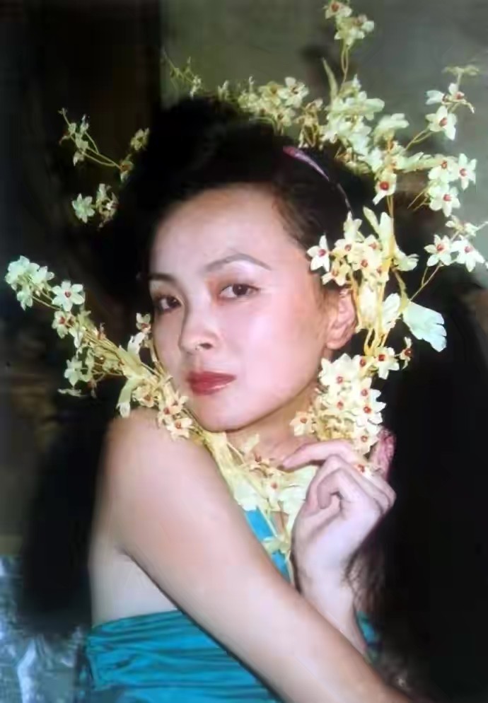 舞蹈家兼演员周洁去世,回看她年轻时的照片,美得让人移不开眼