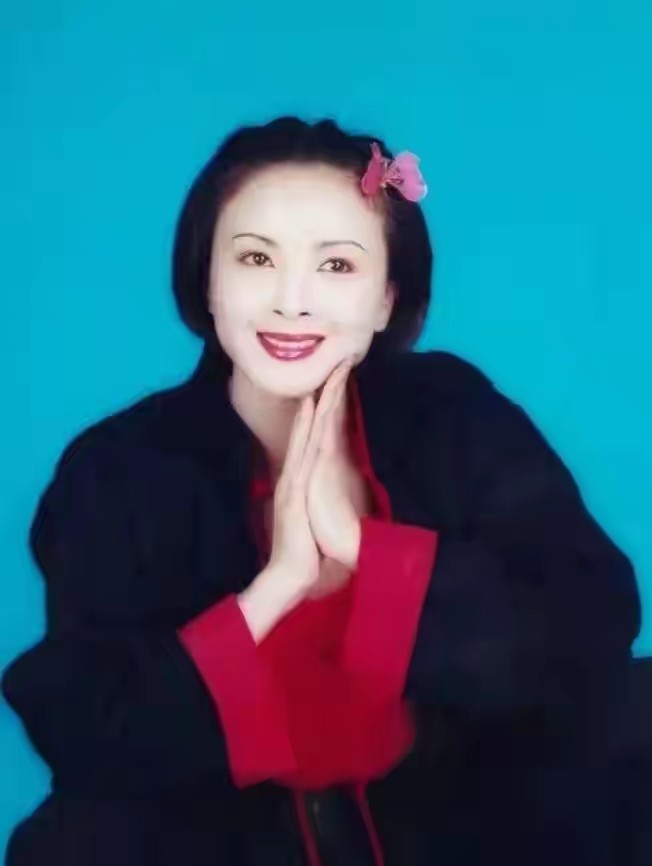 舞蹈家兼演员周洁去世,回看她年轻时的照片,美得让人移不开眼
