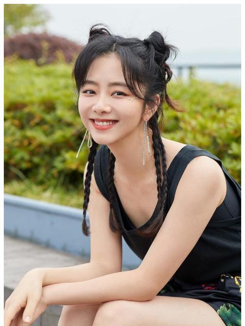 美女鉴赏中国女星谭松韵手机壁纸