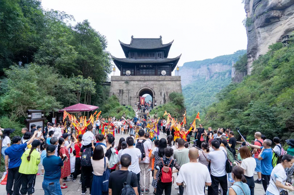 倍受追捧,剑门关景区人气持续火爆!