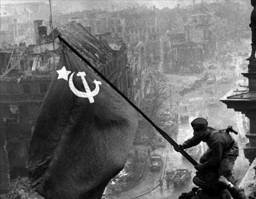 二战苏联红军如此拼命真是因为身后有督战队还是有其他的动力